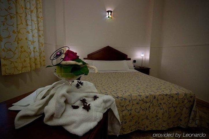 Hotel Boutique Reina Mora Γρανάδα Δωμάτιο φωτογραφία